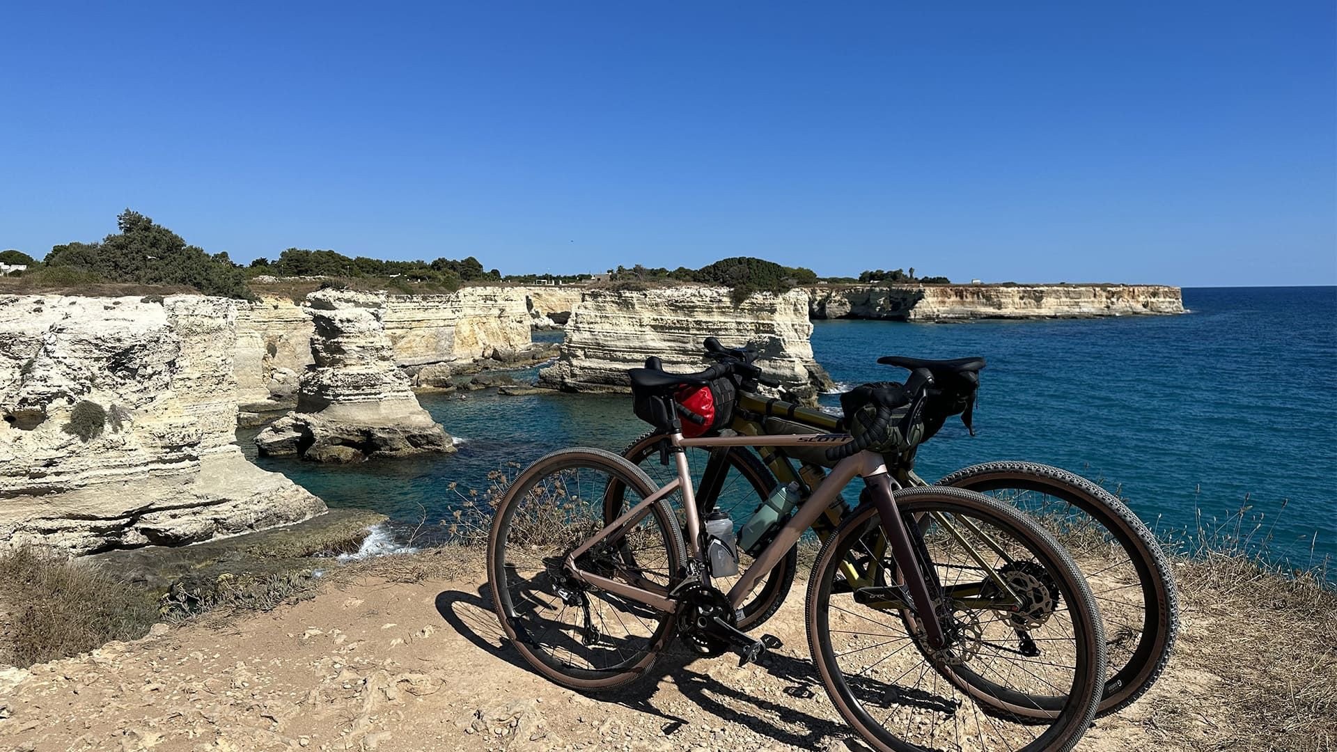 © Frank David Radfahren entlang der Küste Apuliens - Italien