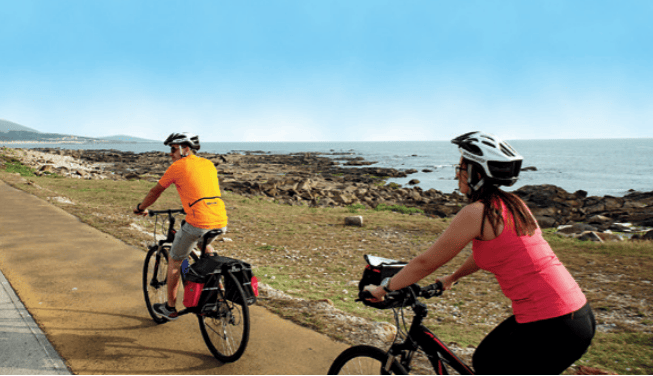Radfahrer am Atlantik - Minho - Portugal