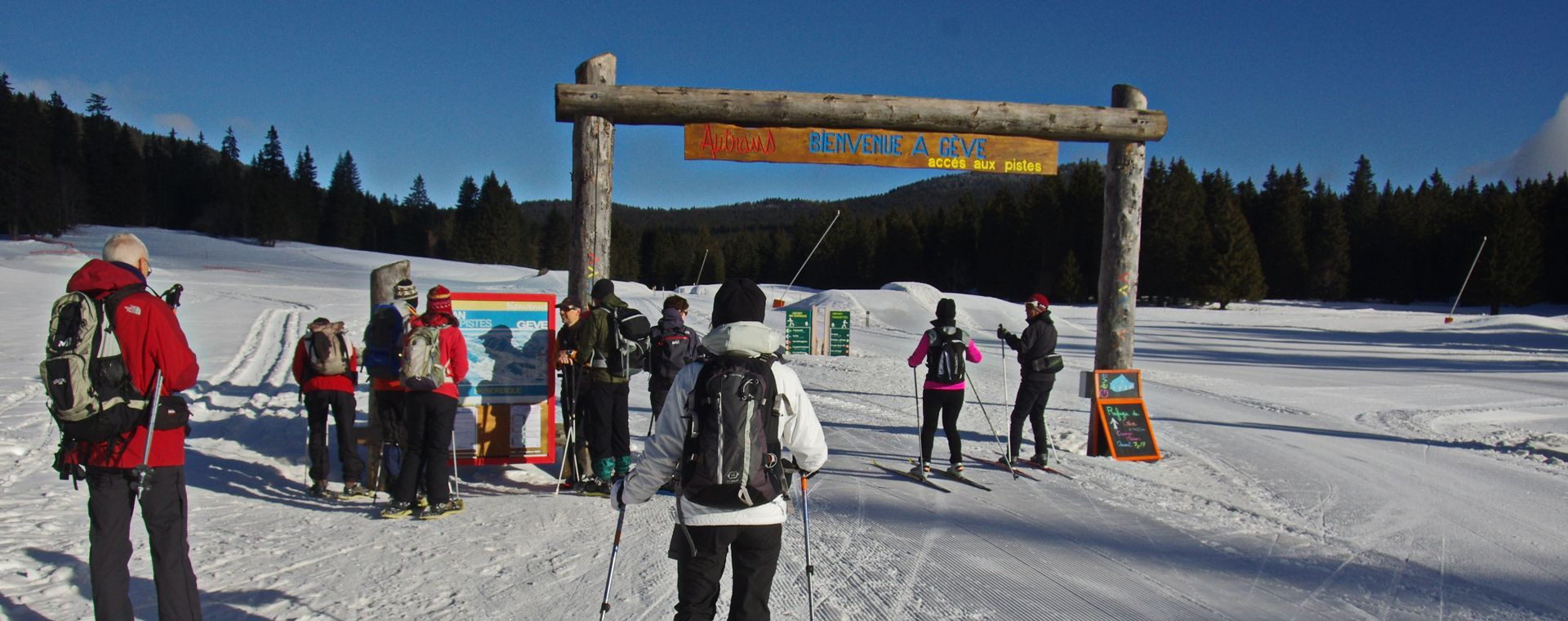 Langläufer im nordischen Skigebiet Gève - Autrans - Vercors - Frankreich