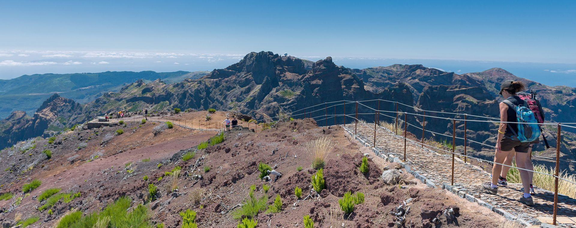 Wanderin auf dem Weg zum Pico Ruivo - Madeira - Portugal