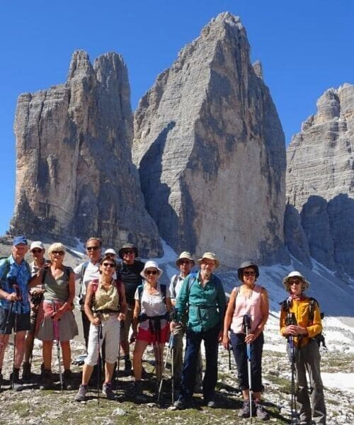 Wandergruppe vor den Drei Zinnen - Dolomiten - Italien
