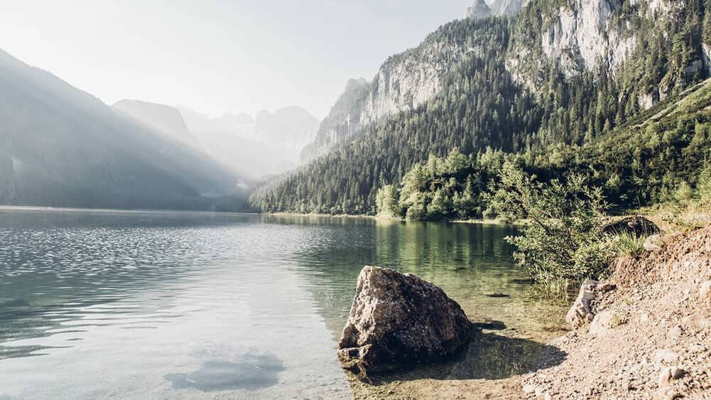 Bergsee am Fuß des Dachsteins - Alpen - Österreich