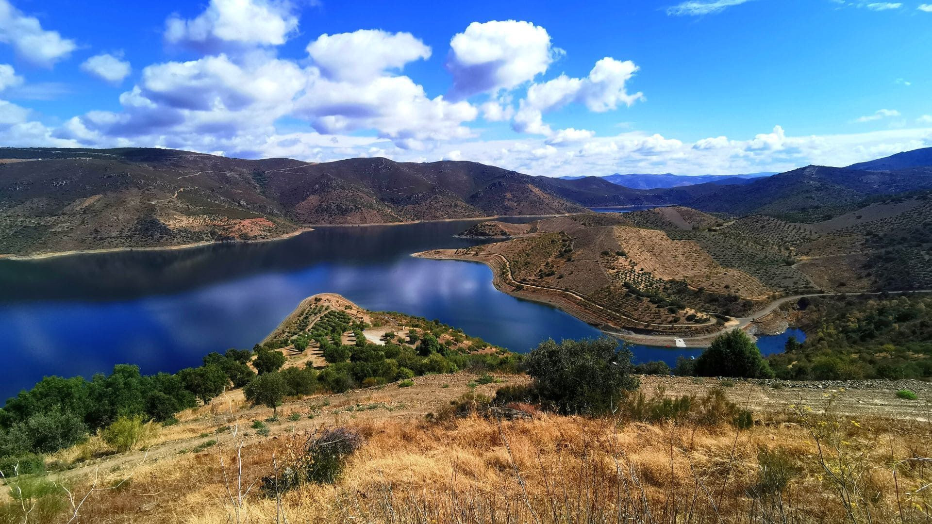 Mäander des Douro zwischen Hügeln - Portugal