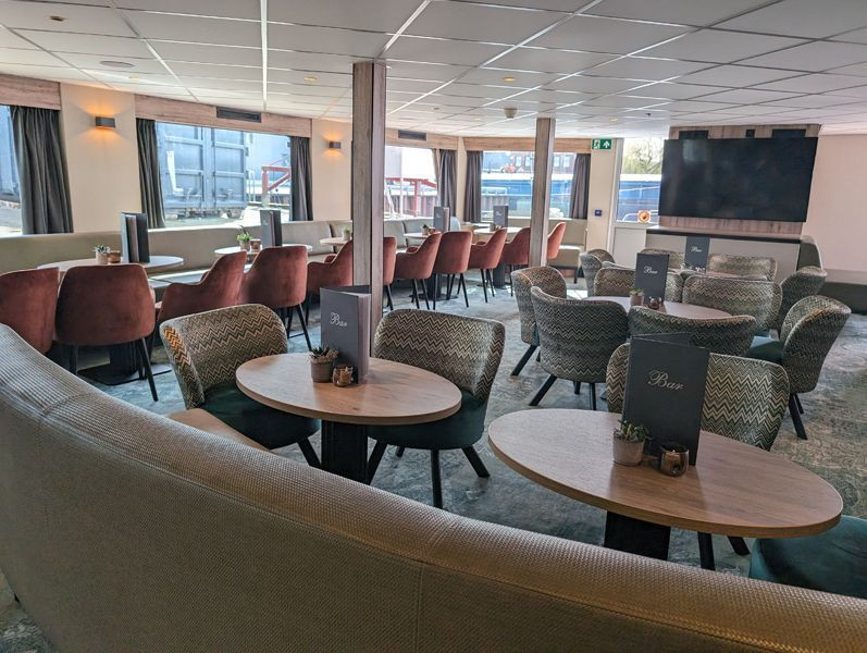 Loungebar an Bord des Flussschiffs MS Princess - Deutschland