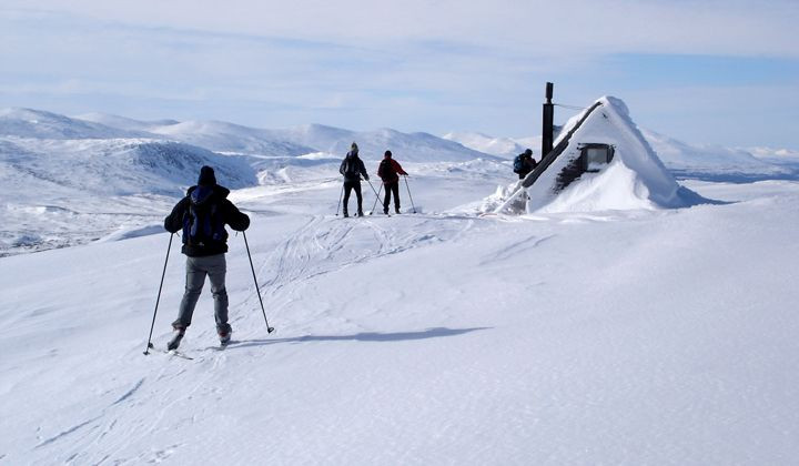 Nordische Tourenskifahrer in Jämtland - Schweden