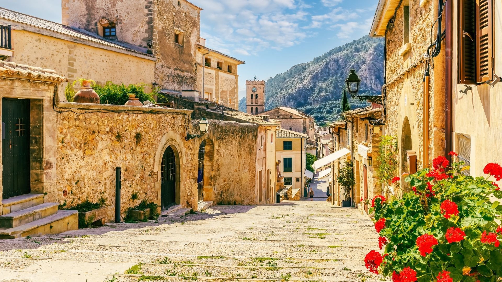 Gasse in der Altstadt von Pollença - Mallorca - Spanien