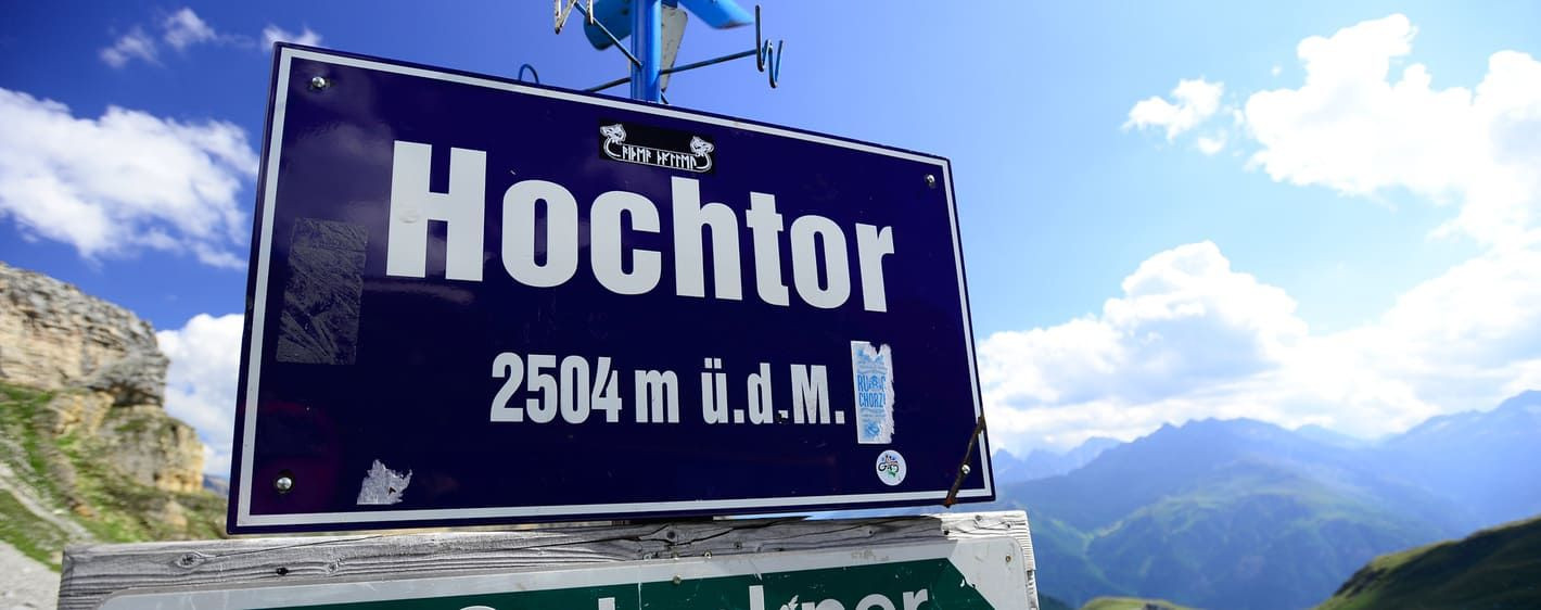 Wegweiser am Hochtor auf 2.504 m - Alpen - Österreich