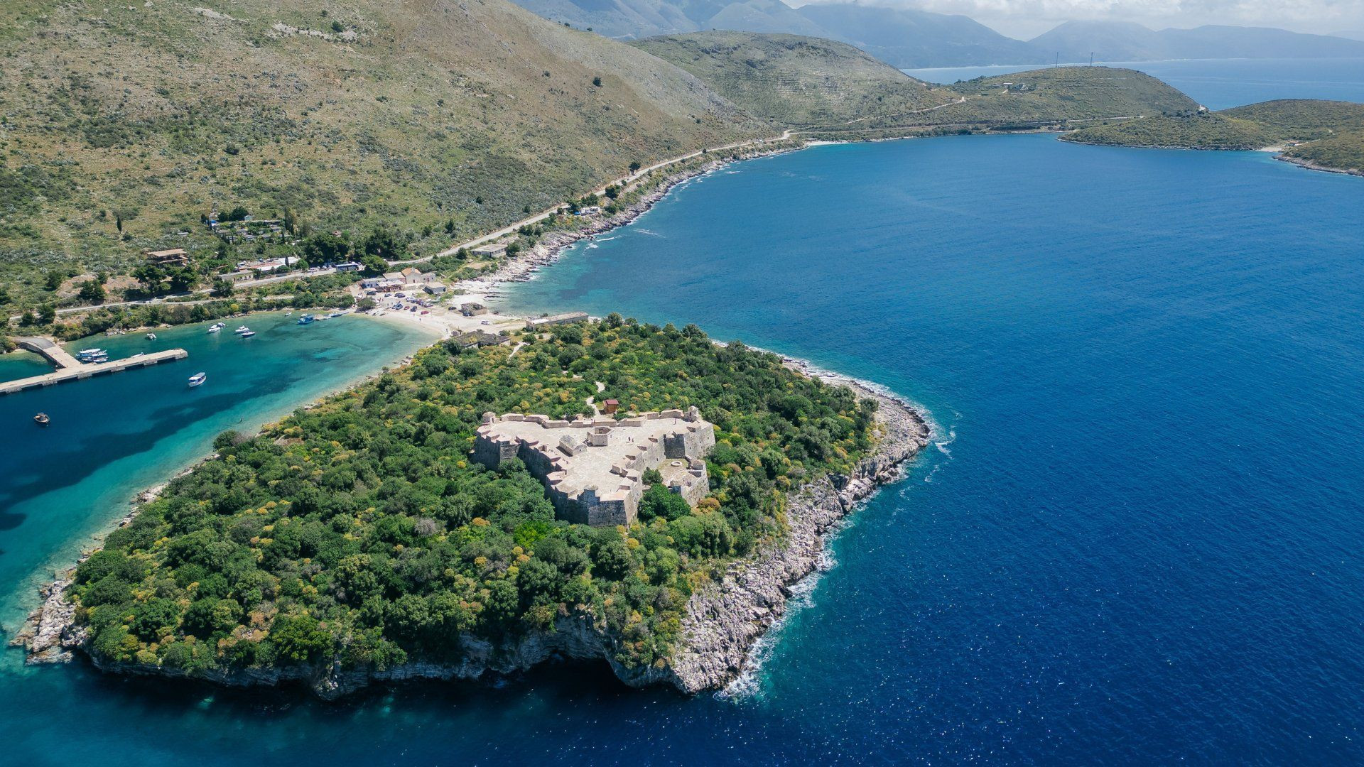 Burg und Bucht von Porto Palermo - Albanische Riviera - Albanien