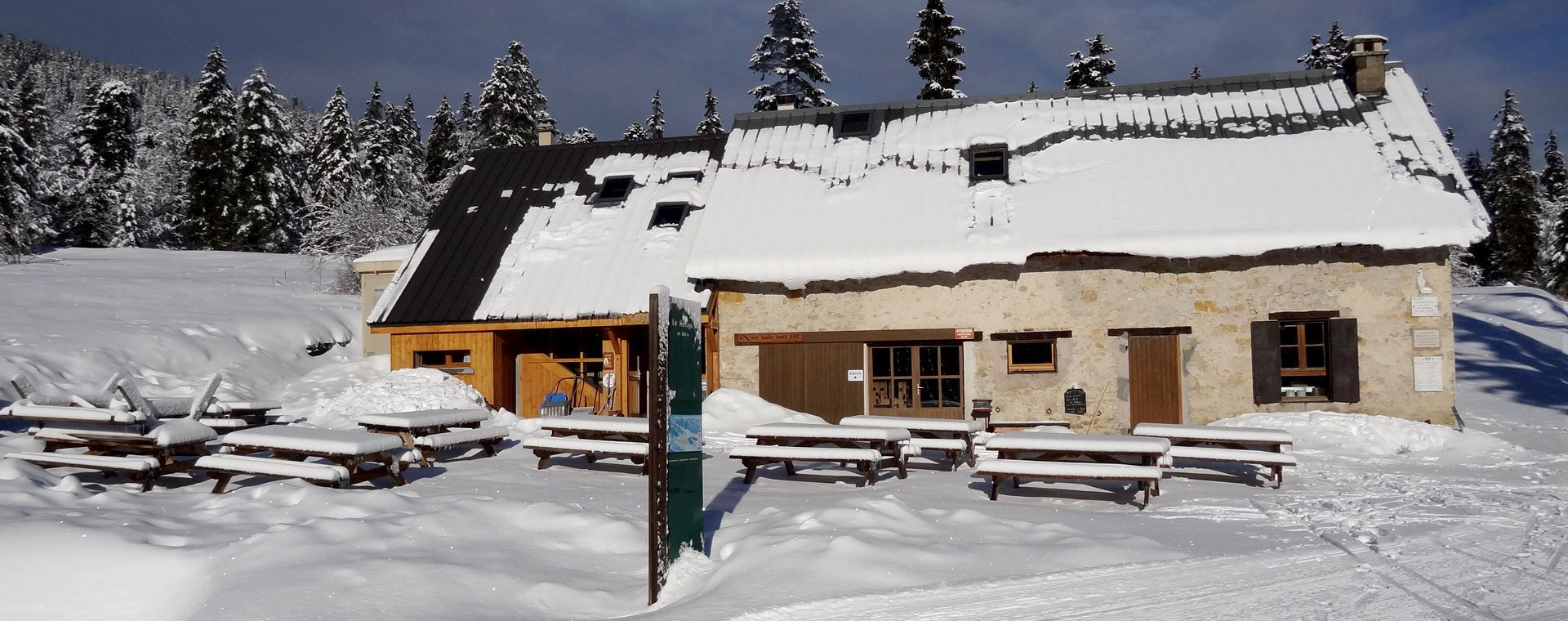 Verschneite Gève-Hütte - Autrans - Vercors-Massiv