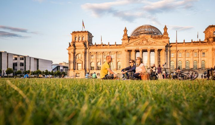 Reichstagsgebäude bei Sonnenuntergang - Berlin - Deutschland