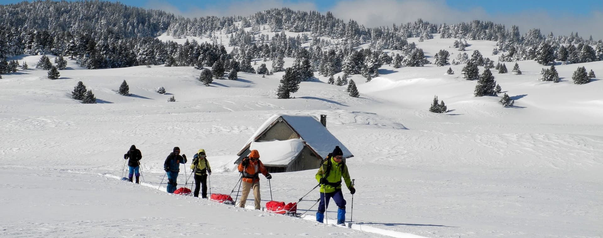 Schneeschuhwanderung nahe einer Hütte - Hochebenen des Vercors - Frankreich