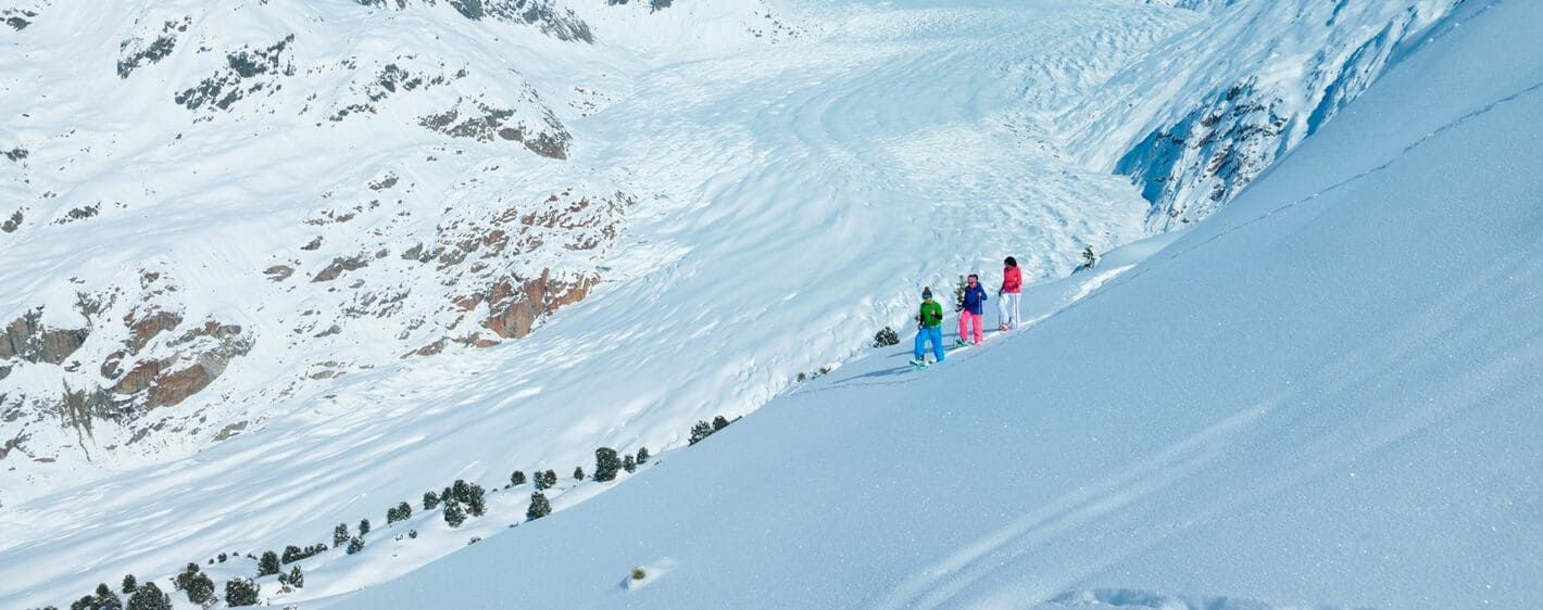 Schneeschuhwanderung vor dem Aletschgletscher - Wallis - Schweiz
