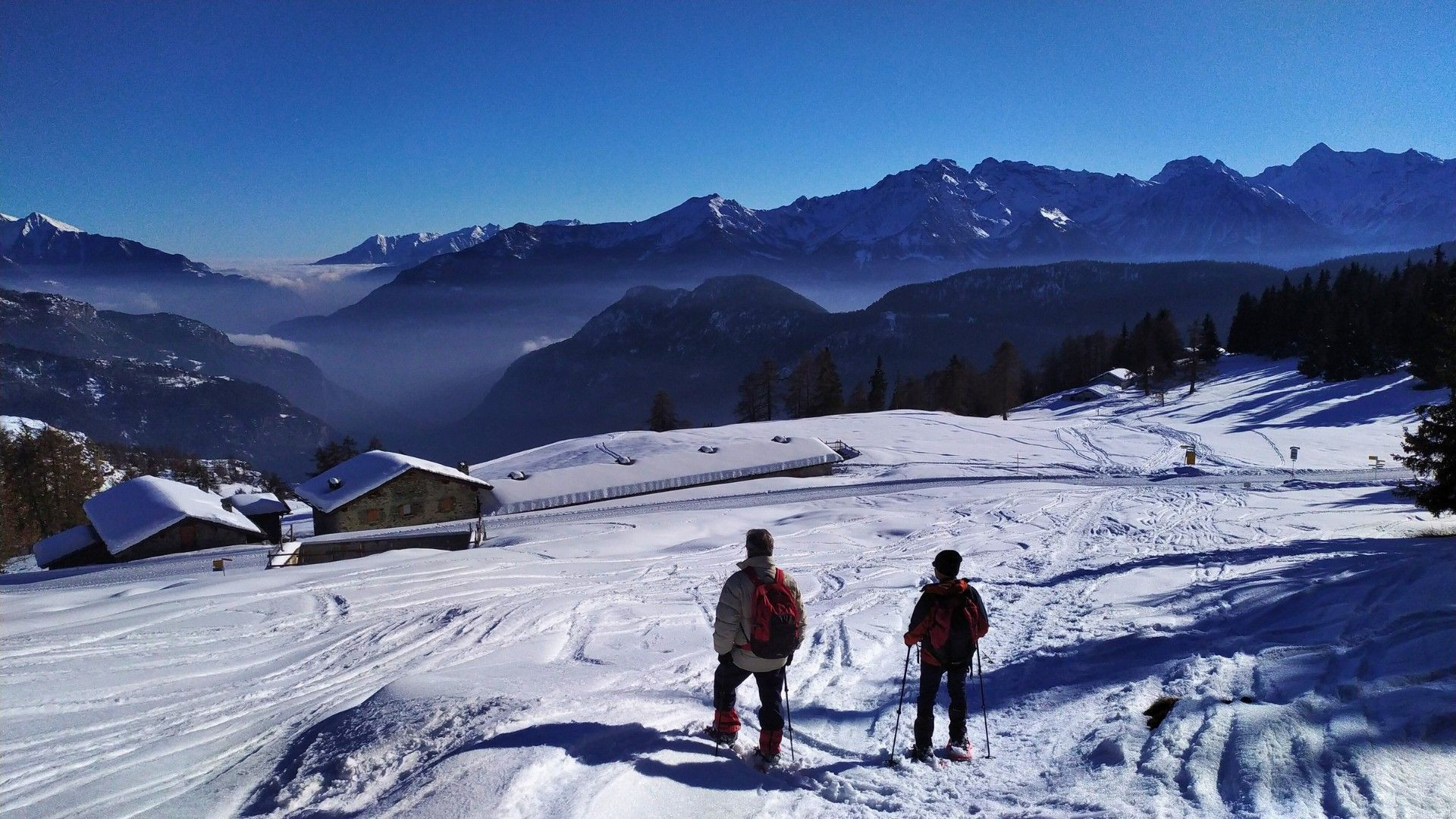 Schneeschuhwanderung auf den Aussichtsbalkonen des Matterhorns - Wallis - Schweiz
