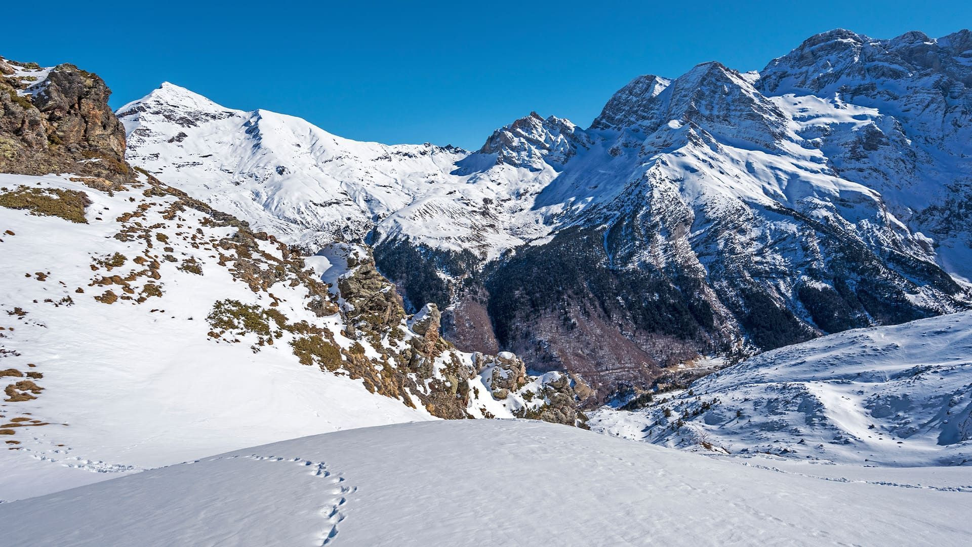 Verschneite Gipfel rund um den Pic de la Pahule - Pyrenäen - Frankreich