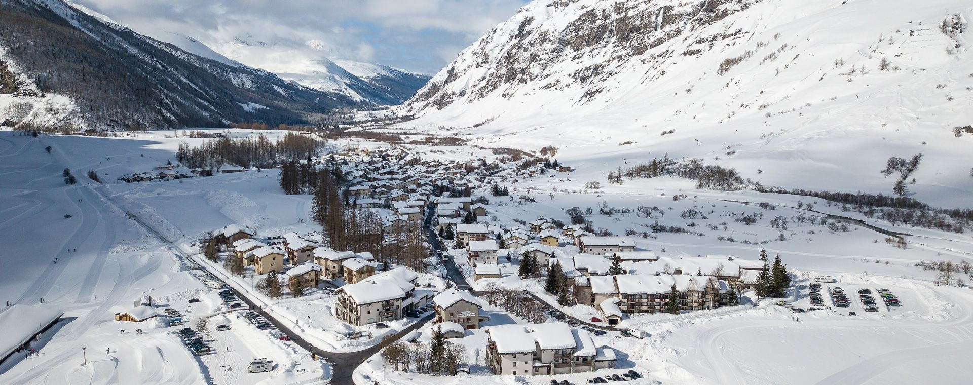 Verschneites Dorf Bessans - Haute-Maurienne - Savoie - Frankreich