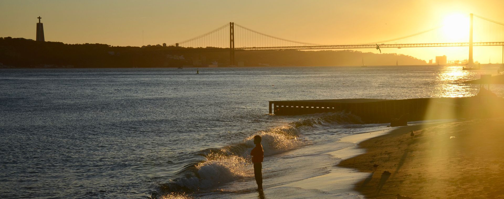 Sonnenuntergang am Tejo in Lissabon - Portugal