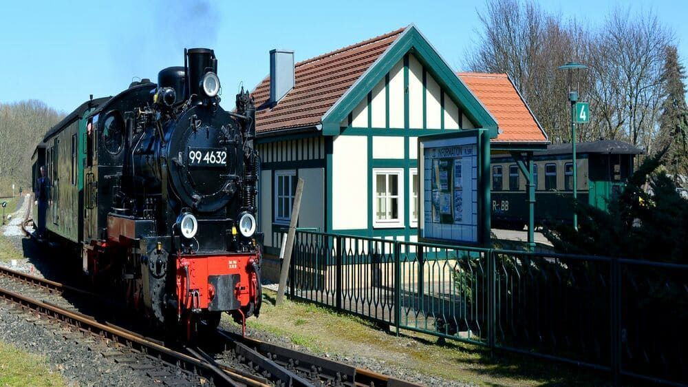 Dampfzug am Bahnhof - Insel Rügen - Deutschland