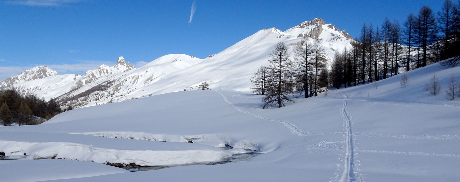 Verschneite Landschaft und Gipfel - Val Maira - Piemont - Italien