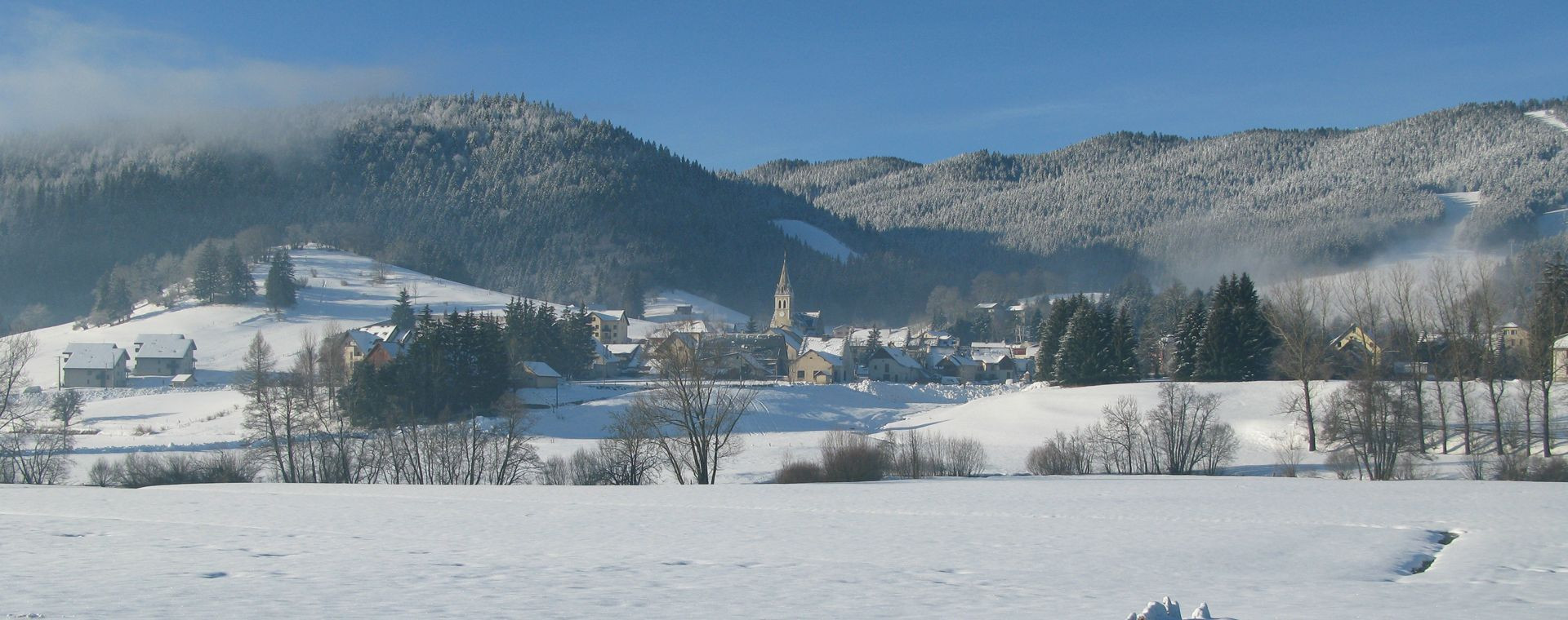 Dorf Méaudre im verschneiten Winter - Vercors - Frankreich