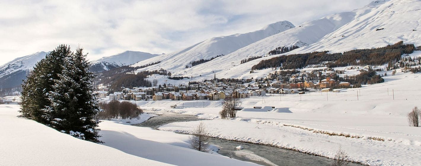 Dorf Zuoz im Winter - Engadin - Schweiz